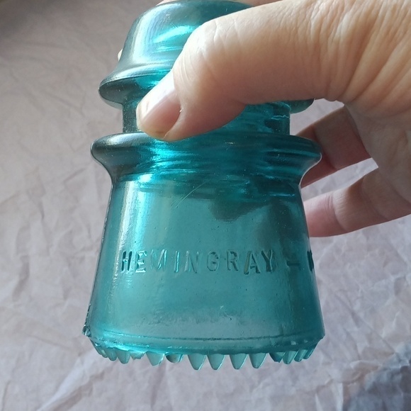 Hemingray No. 16 insulator light blue green & pointed drip points Fair condition - Picture 2 of 7